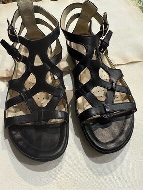 Ecco Black Leather Cutout Strappy Sandals